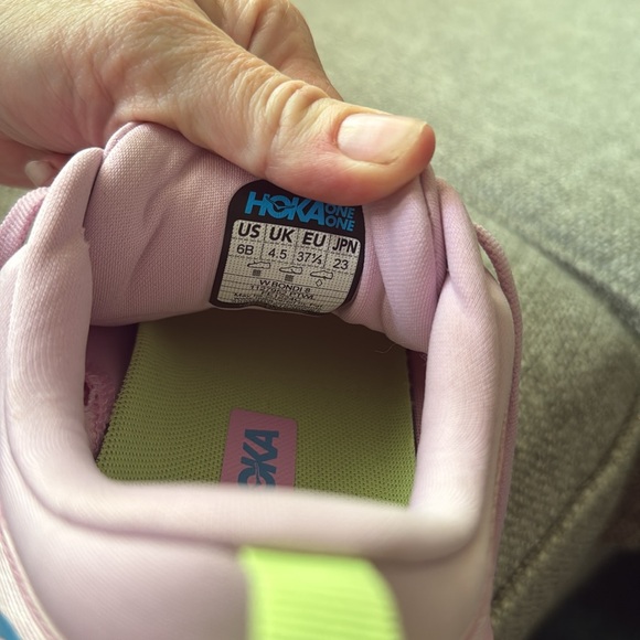 Hoka bondi 8 Pink and Green Running Shoes - Picture 5 of 5